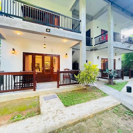 Lawrence Villa Weligama Extérieur photo