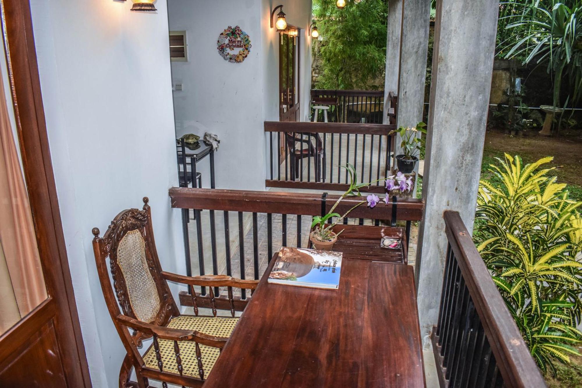Lawrence Villa Weligama Extérieur photo