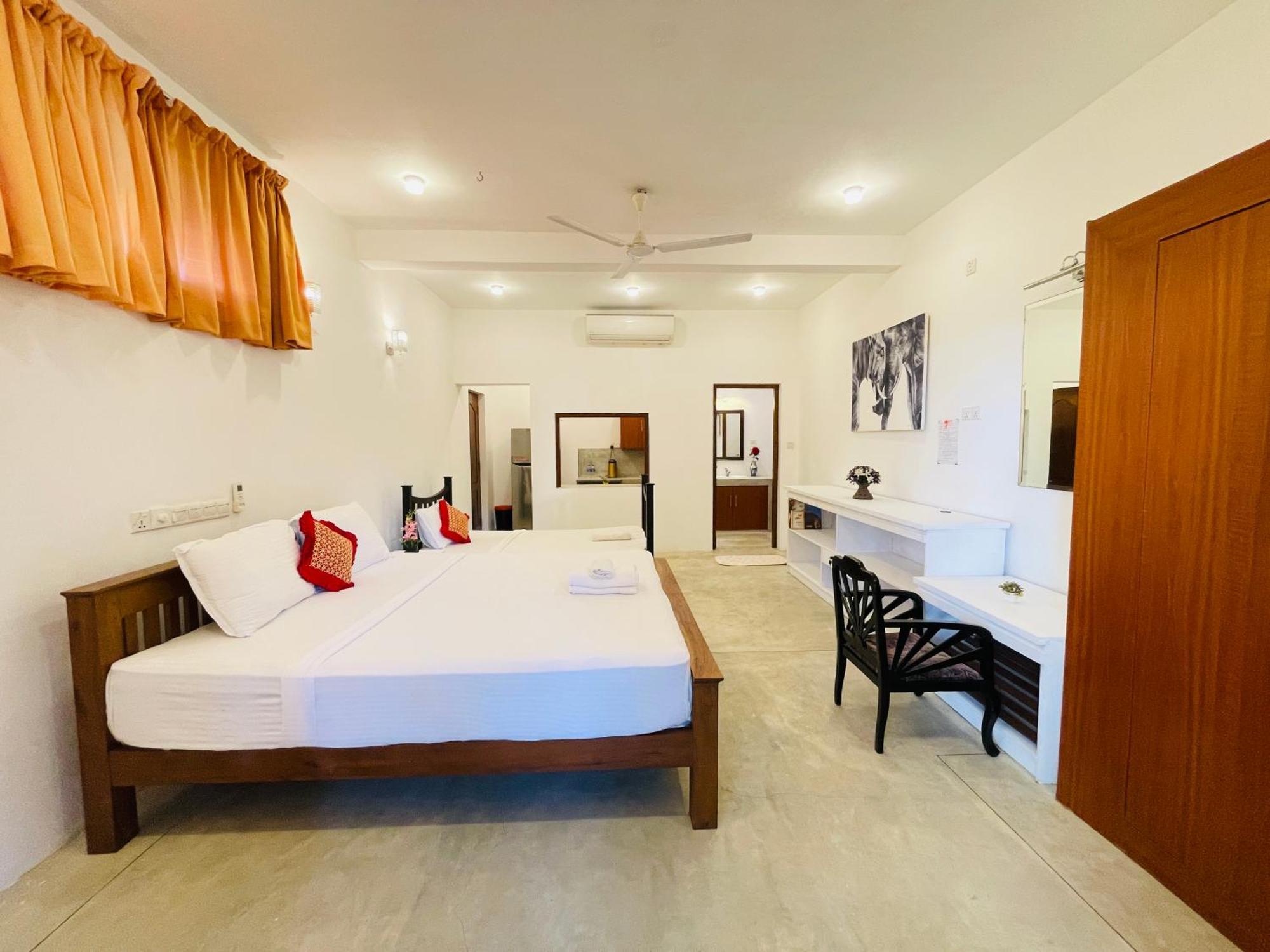 Lawrence Villa Weligama Extérieur photo